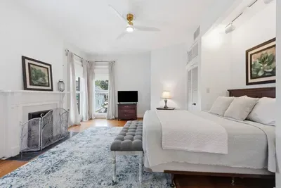 Homestretch on Lime | 2BR | Downtown | EV Charger - image 4 of 74