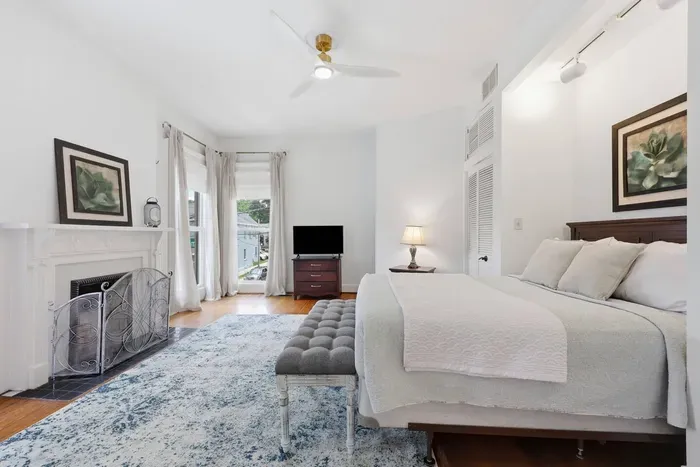 Homestretch on Lime | 2BR | Downtown | EV Charger - image 4 of 74