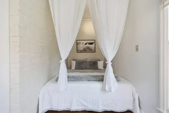 Homestretch on Lime | 2BR | Downtown | EV Charger