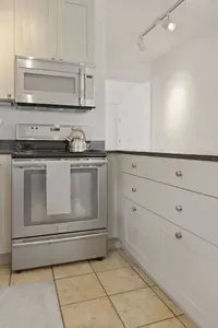 Homestretch on Lime | 2BR | Downtown | EV Charger - image 24 of 74