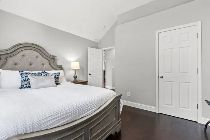 Queen bed, 50" tv, plenty of closet space.