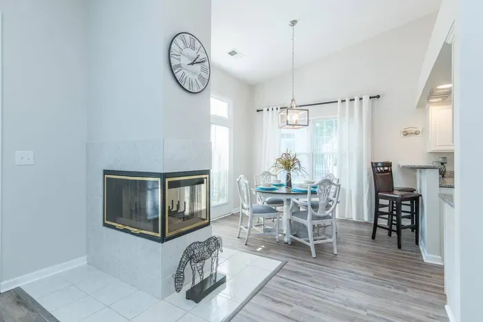 Southern Charm - Spacious Townhome close to UK - image 28 of 32