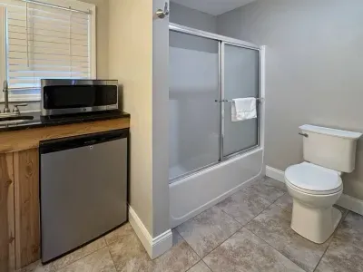 After a day of exploring Helen or nearby trails, a hot shower and a quiet evening come naturally here.