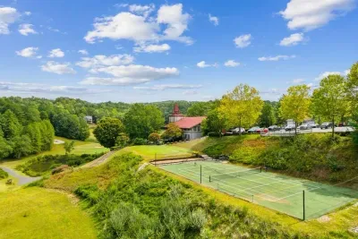 Community tennis and pickleball courts are available within the Innsbruck community and are easily reached by a short drive.