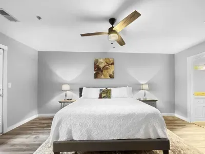 After a full day exploring Helen, this is where the evening slows down—soft linens, a quiet room, and space to truly unwind.