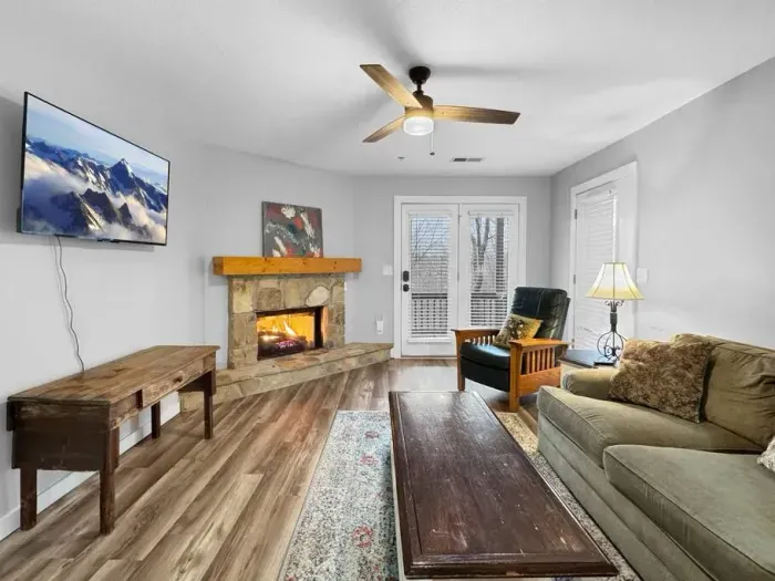 Arrive, drop your bags, and let the fire set the tone — this is where mountain days end and cozy nights begin.