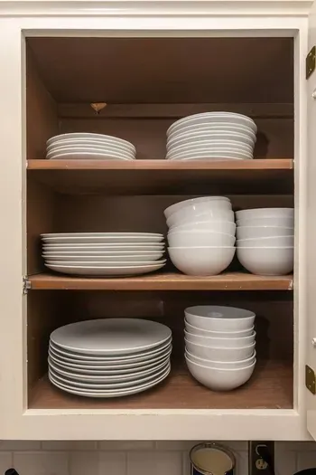 Tableware set for 13 people.