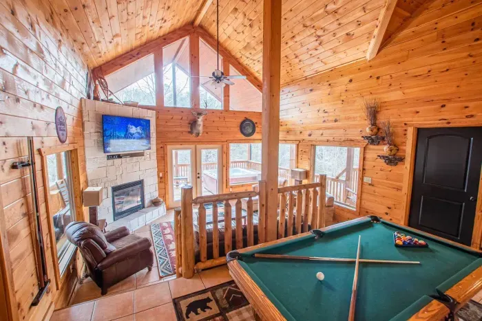 Echo Canyon Lodge has it all; Relax in the hot tub or cozy up by the fireplace. Watch the sunrise or fire up the grill on the covered deck. Play a game of pool or kick back on the couch & turn on a movie. Go for a hike or head into town for some fun.