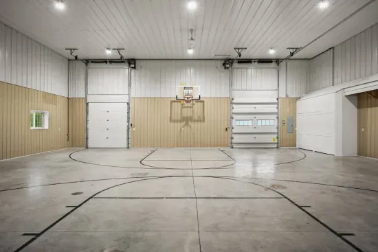 Spring Green, WI - The Zoo Barn! Pool, Hot Tub, Bball/Pkbl, Theater