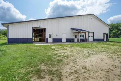 Spring Green, WI - The Zoo Barn! Pool, Hot Tub, Bball/Pkbl, Theater - image 80 of 85