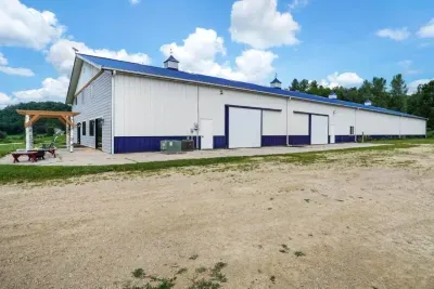Spring Green, WI - The Zoo Barn! Pool, Hot Tub, Bball/Pkbl, Theater - image 81 of 85