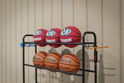 Spring Green, WI - The Zoo Barn! Pool, Hot Tub, Bball/Pkbl, Theater - image 11 of 85
