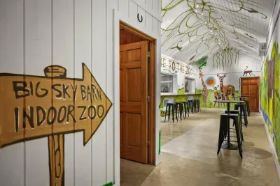 Spring Green, WI - The Zoo Barn! Pool, Hot Tub, Bball/Pkbl, Theater - image 3 of 85