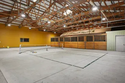 Spring Green, WI - The Zoo Barn! Pool, Hot Tub, Bball/Pkbl, Theater - image 66 of 85