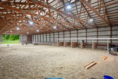 Spring Green, WI - The Zoo Barn! Pool, Hot Tub, Bball/Pkbl, Theater - image 71 of 85