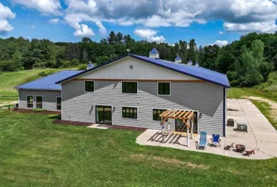 Spring Green, WI - The Zoo Barn! Pool, Hot Tub, Bball/Pkbl, Theater - image 82 of 85