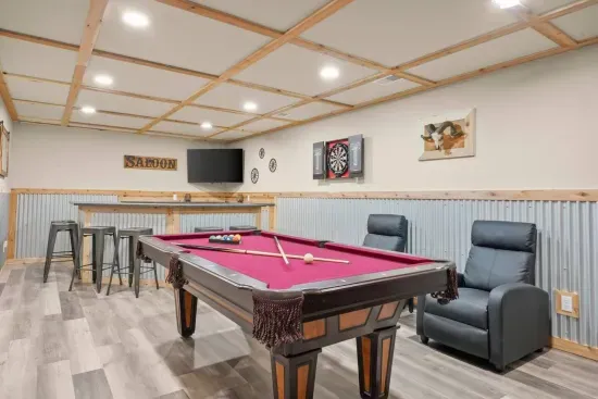 Marcellus, MI - Barn! Golf Sim/Theater/Slide/Hot Tub/Mini Golf/Bar