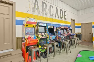 Marcellus, MI - Barn! Golf Sim/Theater/Slide/Hot Tub/Mini Golf/Bar - image 5 of 78
