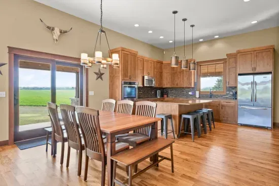 Marcellus, MI - Barn! Golf Sim/Theater/Slide/Hot Tub/Mini Golf/Bar