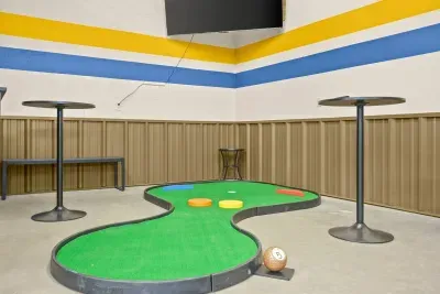 Marcellus, MI - Barn! Golf Sim/Theater/Slide/Hot Tub/Mini Golf/Bar - image 60 of 78