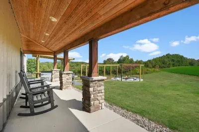 Marcellus, MI - Barn! Golf Sim/Theater/Slide/Hot Tub/Mini Golf/Bar - image 64 of 78