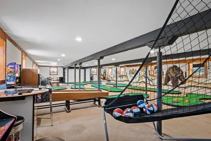 Mini Golf / Arcade