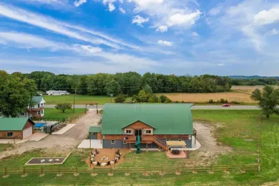 Arena, WI - Barnhouse! 2 Pools, MiniGolf, Indoor Park, Theater - image 26 of 84