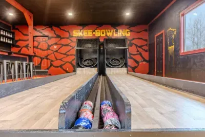 Cloquet, MN - Helipad Barn! Indoor Bowling, 30-ft Slide, Sports Bar - image 44 of 124