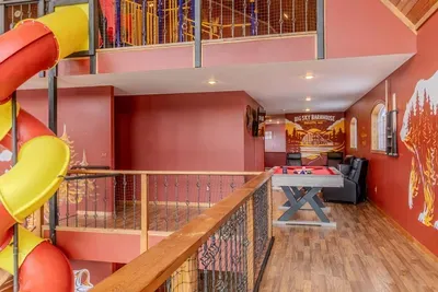 Cloquet, MN - Helipad Barn! Indoor Bowling, 30-ft Slide, Sports Bar - image 79 of 124