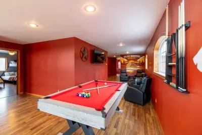 Cloquet, MN - Helipad Barn! Indoor Bowling, 30-ft Slide, Sports Bar - image 80 of 124