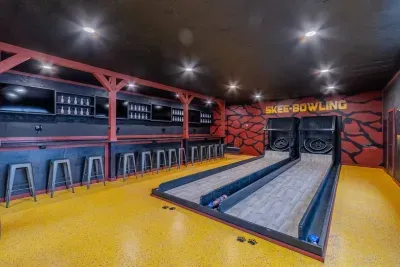 Cloquet, MN - Helipad Barn! Indoor Bowling, 30-ft Slide, Sports Bar - image 42 of 124