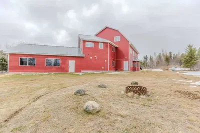 Cloquet, MN - Helipad Barn! Indoor Bowling, 30-ft Slide, Sports Bar - image 102 of 124