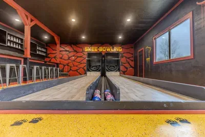 Cloquet, MN - Helipad Barn! Indoor Bowling, 30-ft Slide, Sports Bar - image 37 of 124