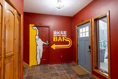 Cloquet, MN - Helipad Barn! Indoor Bowling, 30-ft Slide, Sports Bar - image 36 of 124