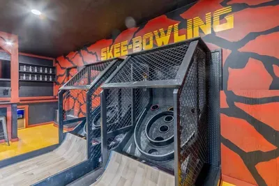 Cloquet, MN - Helipad Barn! Indoor Bowling, 30-ft Slide, Sports Bar - image 46 of 124