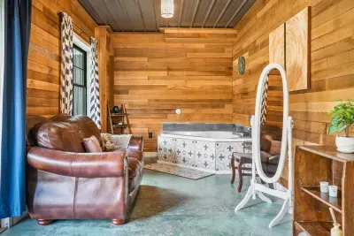 Merrimac, WI - Barn! Golf Sim, Theater, Slide, HotTub, Sauna, Bar - image 60 of 89