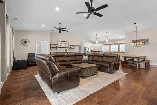 Terre Haute, IN - Barndo! Pool, Hot Tub, Slide, Sport Court, Theater