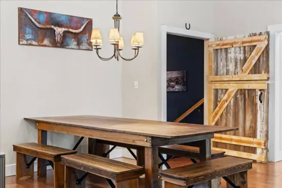 Terre Haute, IN - Barndo! Pool, Hot Tub, Slide, Sport Court, Theater