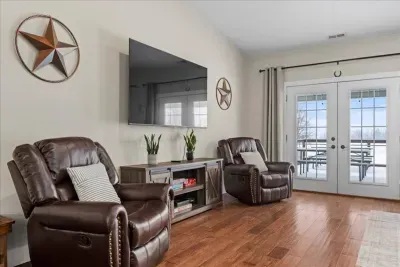 Terre Haute, IN - Barndo! Pool, Hot Tub, Slide, Sport Court, Theater - image 21 of 68