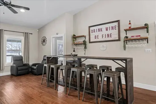 Terre Haute, IN - Barndo! Pool, Hot Tub, Slide, Sport Court, Theater