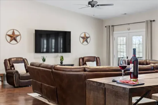 Terre Haute, IN - Barndo! Pool, Hot Tub, Slide, Sport Court, Theater