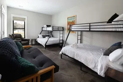 Big Rapids, MI - Barnapalooza! Indoor Glass Pool/Slide, Sleeps 20+ - image 54 of 79