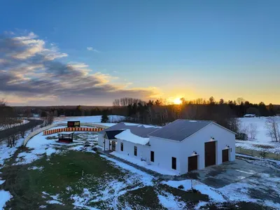 Big Rapids, MI - Barnapalooza! Indoor Glass Pool/Slide, Sleeps 20+ - image 71 of 79