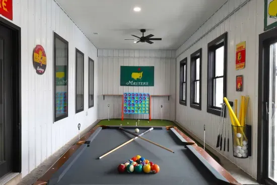 Big Rapids, MI - Barnapalooza! Indoor Glass Pool/Slide, Sleeps 20+