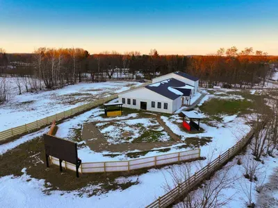 Big Rapids, MI - Barnapalooza! Indoor Glass Pool/Slide, Sleeps 20+ - image 72 of 79