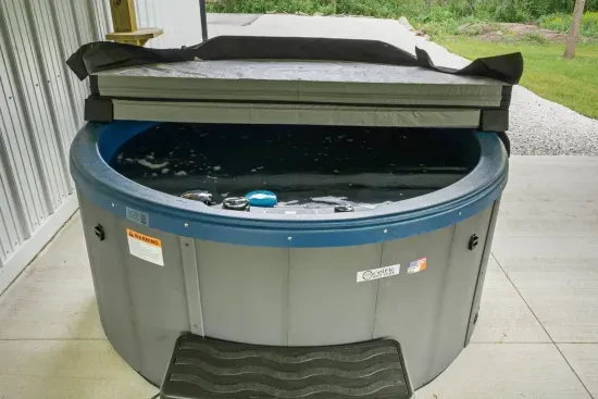7 Person Hot Tub