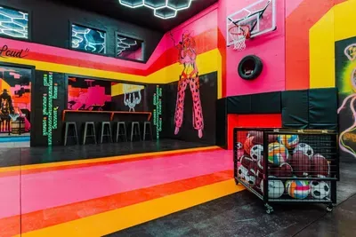 Lacona, IA - Wild Warehouse in the Cornfields with a Party Pool Oasis, Full-Court Sports Complex, Mini Golf Adventure Park, Karaoke Sports Bar & More! - image 75 of 120