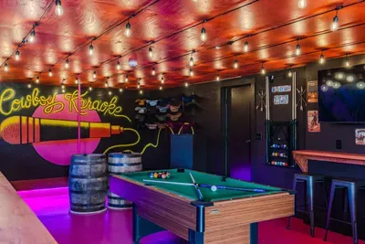 Lacona, IA - Wild Warehouse in the Cornfields with a Party Pool Oasis, Full-Court Sports Complex, Mini Golf Adventure Park, Karaoke Sports Bar & More! - image 80 of 120