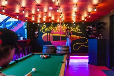 Lacona, IA - Wild Warehouse in the Cornfields with a Party Pool Oasis, Full-Court Sports Complex, Mini Golf Adventure Park, Karaoke Sports Bar & More! - image 81 of 120