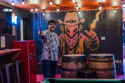 Lacona, IA - Wild Warehouse in the Cornfields with a Party Pool Oasis, Full-Court Sports Complex, Mini Golf Adventure Park, Karaoke Sports Bar & More! - image 83 of 120